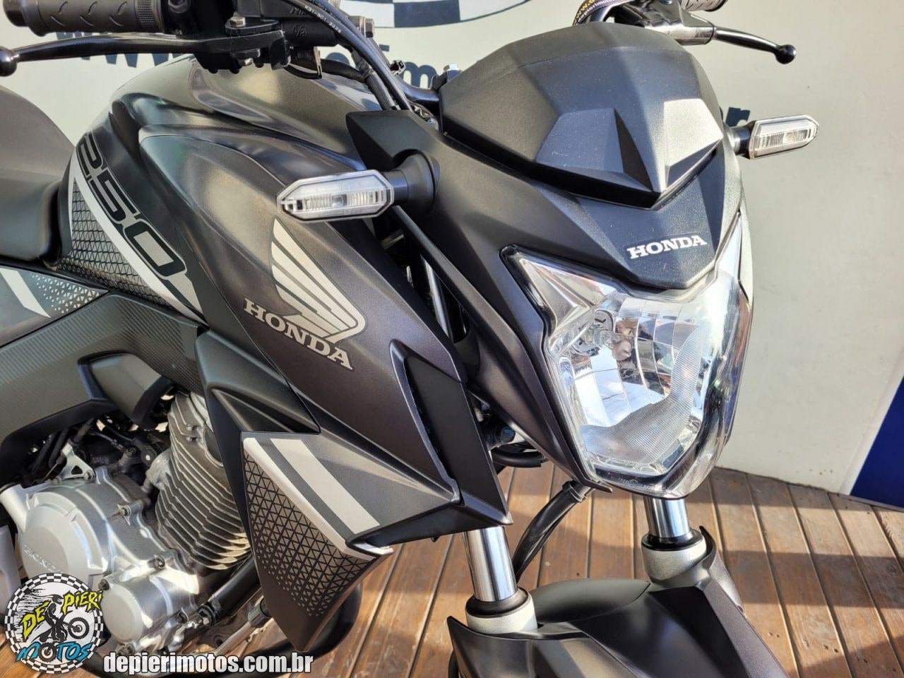 HONDA CB 250 TWISTER ABS - Foto 4