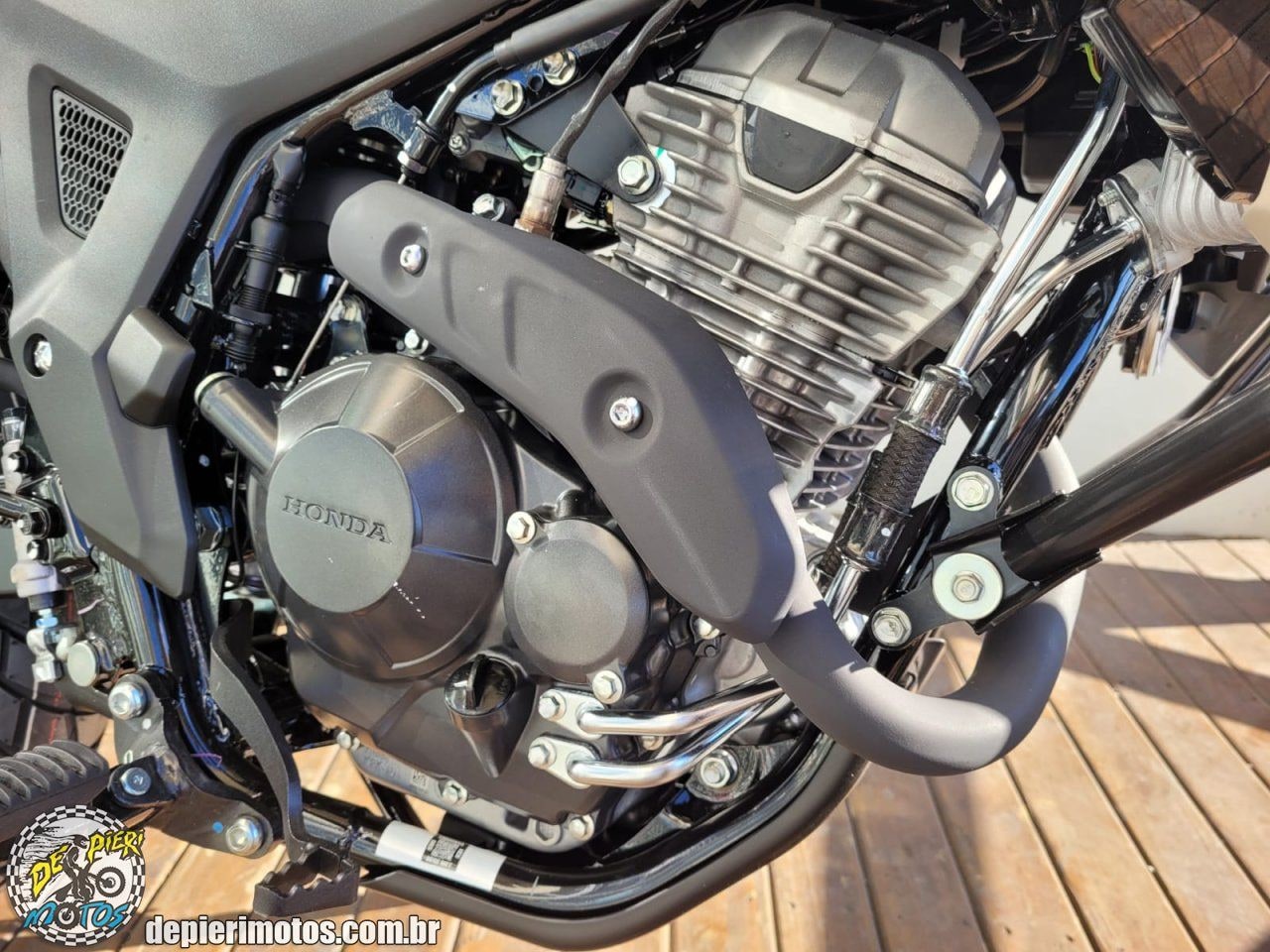 HONDA XRE 300 SAHARA  ADVENTURE MODELO NOVO - Foto 5