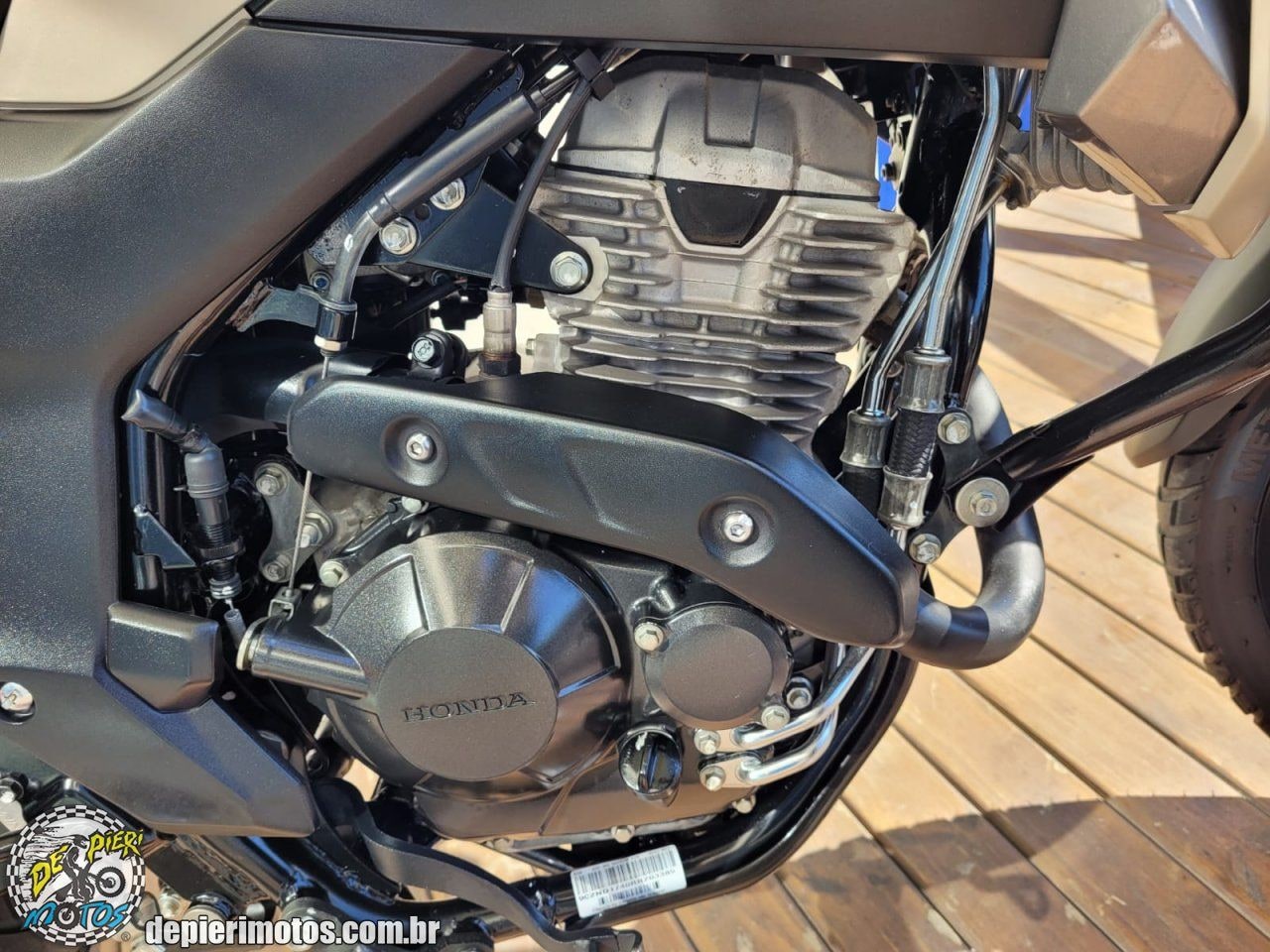 HONDA XRE 300 SAHARA ADVENTURE - Foto 5