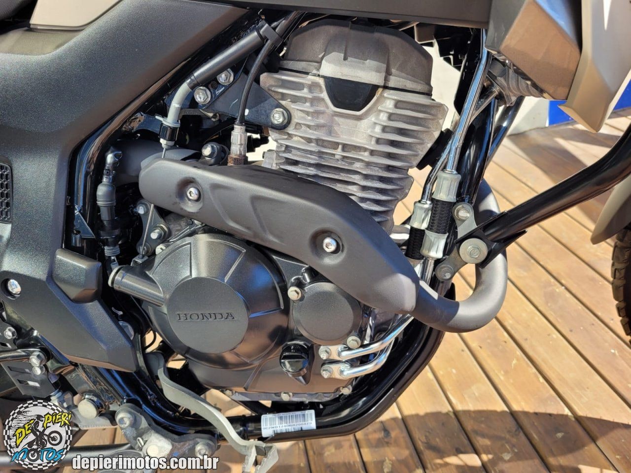 HONDA SAHARA 300 ADVENTURE MODELO NOVO - Foto 5